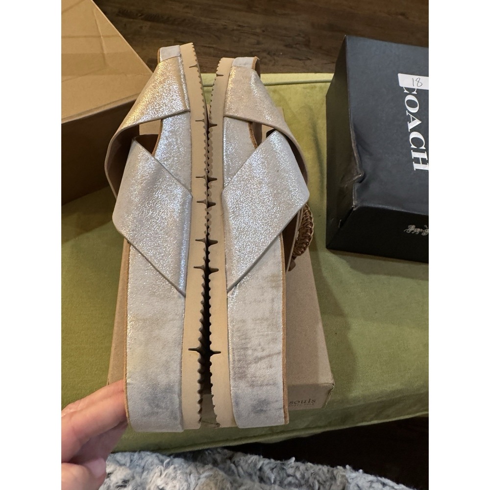 Gentle Souls by Kenneth Cole Louisa X Band Metallic Combo Platform Size 8.5 - Picture 7 of 11